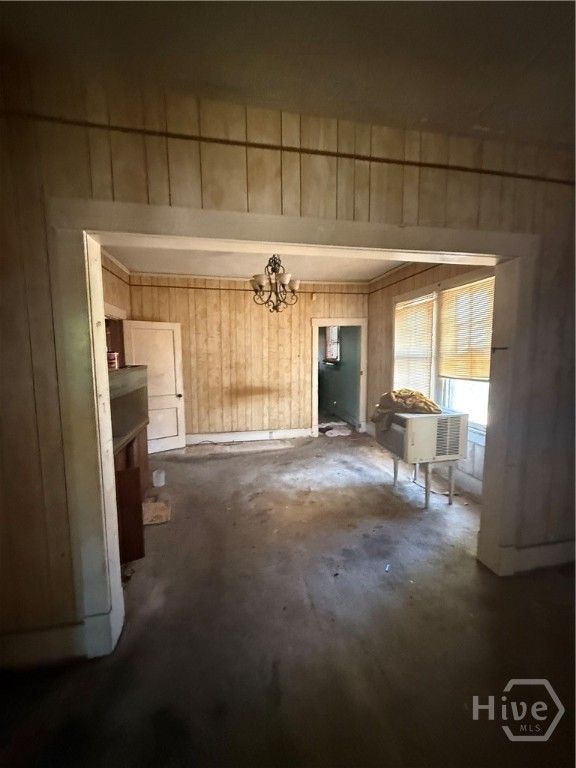 Image 4 of property listing at 1120 E 40th Drive, Savannah, GA 31404