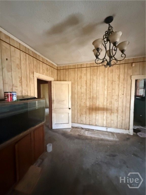 Image 6 of property listing at 1120 E 40th Drive, Savannah, GA 31404