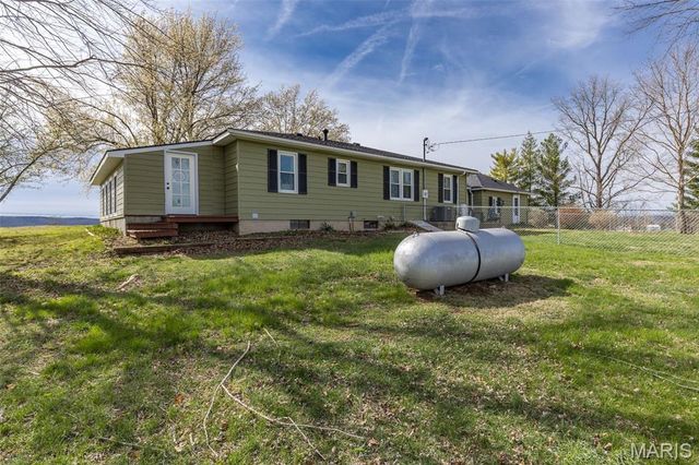 8864 US Highway 61, Ste Genevieve, MO 63670