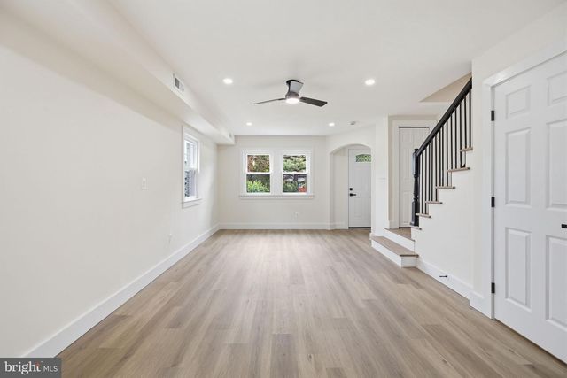 4616 HANNA PL SE, Washington, DC 20019