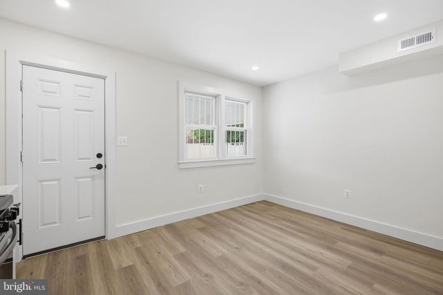 4616 HANNA PL SE, Washington, DC 20019