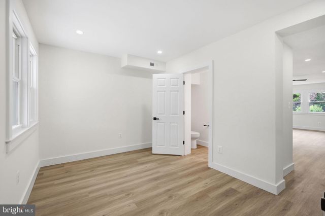 4616 HANNA PL SE, Washington, DC 20019