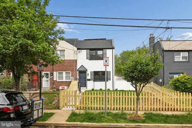 4616 HANNA PL SE, Washington, DC 20019