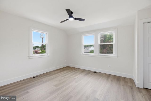 4616 HANNA PL SE, Washington, DC 20019