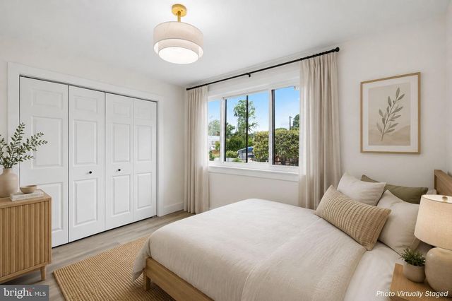 4616 HANNA PL SE, Washington, DC 20019