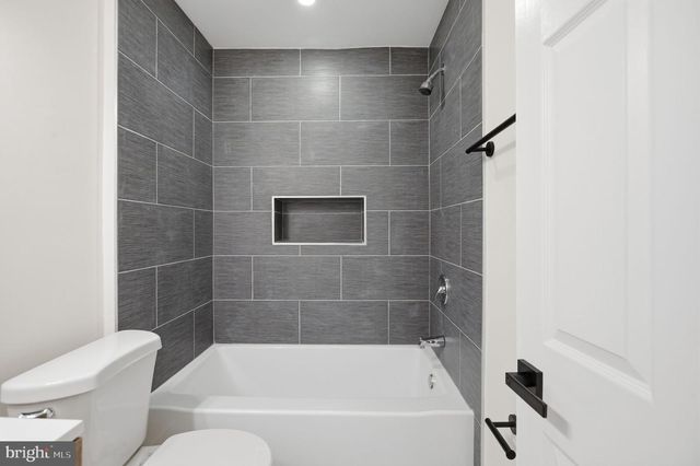 4616 HANNA PL SE, Washington, DC 20019