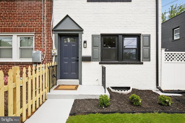 4616 HANNA PL SE, Washington, DC 20019