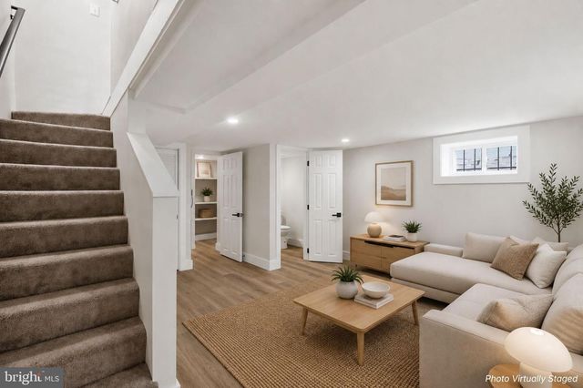 4616 HANNA PL SE, Washington, DC 20019