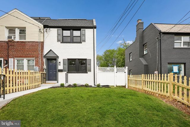 4616 HANNA PL SE, Washington, DC 20019