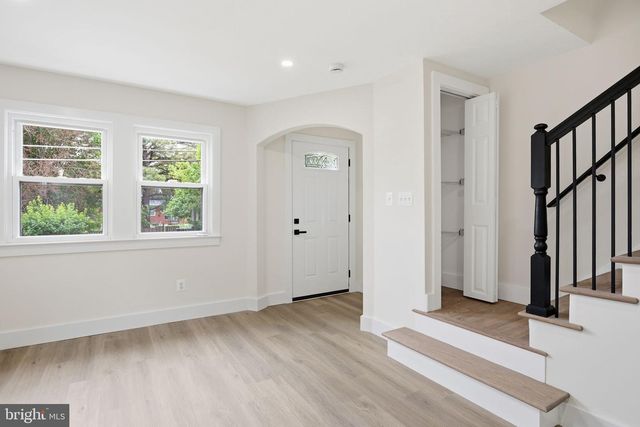 4616 HANNA PL SE, Washington, DC 20019