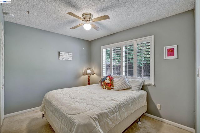 555 Teal Ct, Livermore, CA 94551