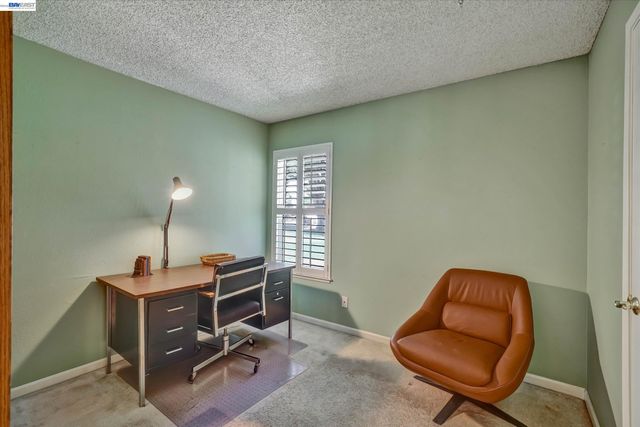 555 Teal Ct, Livermore, CA 94551