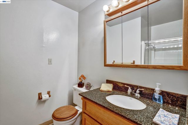 555 Teal Ct, Livermore, CA 94551