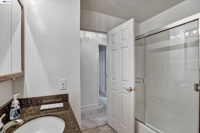 555 Teal Ct, Livermore, CA 94551