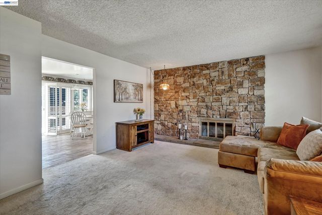 555 Teal Ct, Livermore, CA 94551