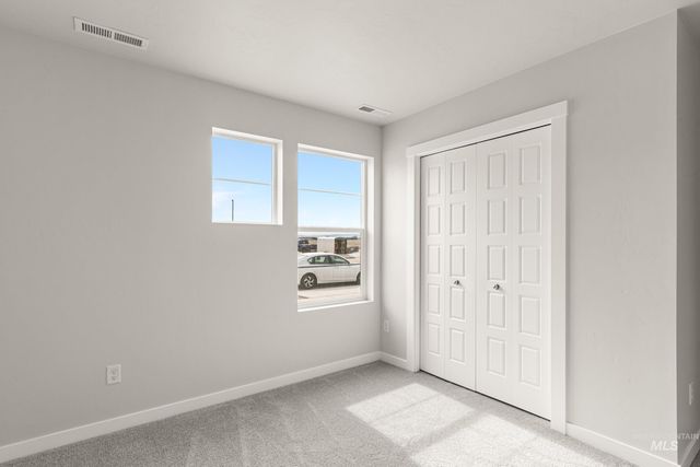 5284 E Phelps Lake Dr, Nampa, ID 83687