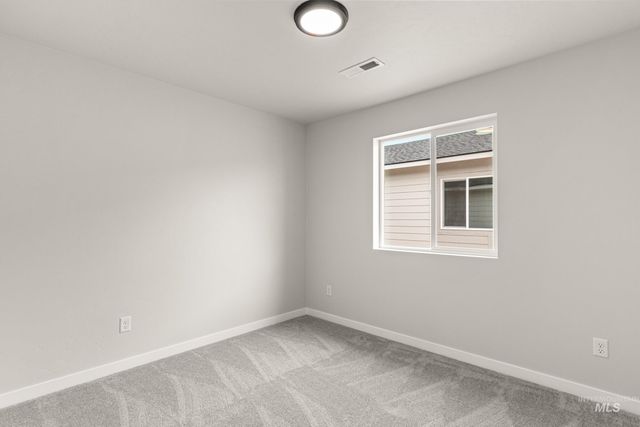 5284 E Phelps Lake Dr, Nampa, ID 83687