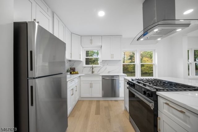 686 Meyersville Rd, Long Hill Twp., NJ 07933