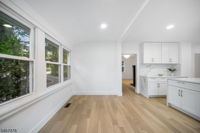 686 Meyersville Rd, Long Hill Twp., NJ 07933