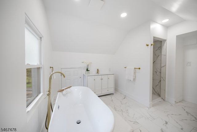 686 Meyersville Rd, Long Hill Twp., NJ 07933