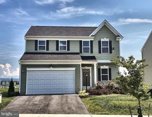 29 PETERS AVE, Ranson, WV 25438