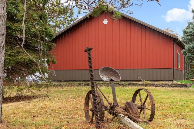 5220 County Road HH, Barneveld, WI 53507