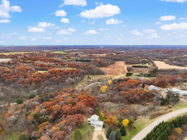 5220 County Road HH, Barneveld, WI 53507