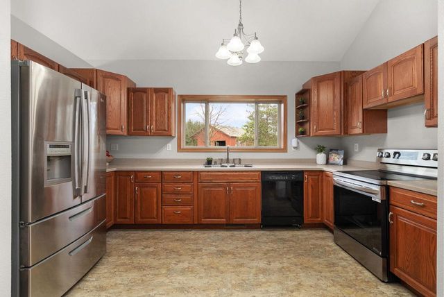 5220 County Road HH, Barneveld, WI 53507