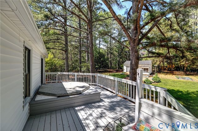 5201 Stone Horse Rd, Glen Allen, VA 23059