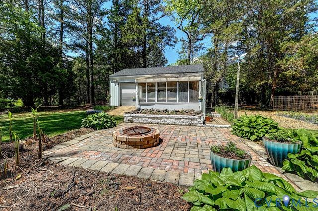 5201 Stone Horse Rd, Glen Allen, VA 23059