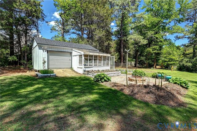 5201 Stone Horse Rd, Glen Allen, VA 23059