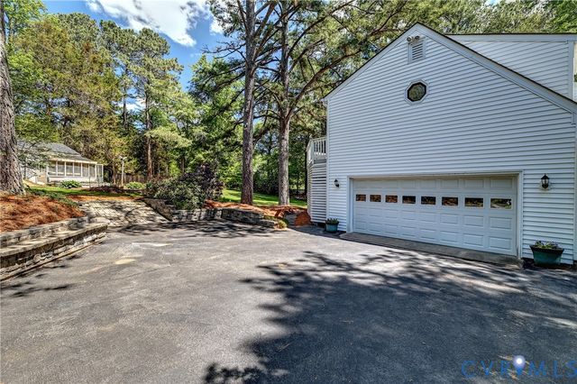 5201 Stone Horse Rd, Glen Allen, VA 23059