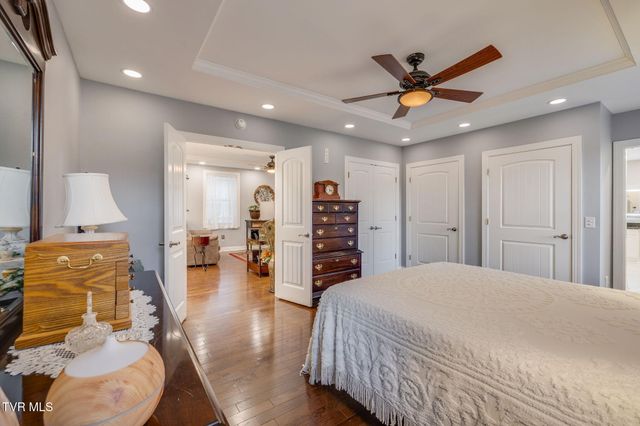 191 Tennessee 143, Roan Mountain, TN 37687