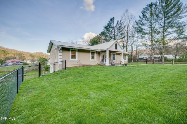 191 Tennessee 143, Roan Mountain, TN 37687