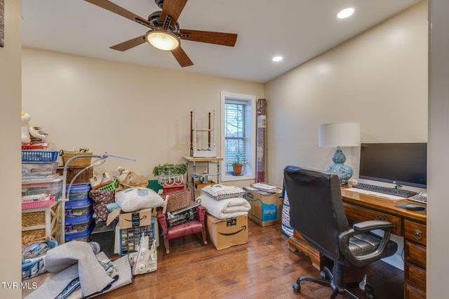 191 Tennessee 143, Roan Mountain, TN 37687