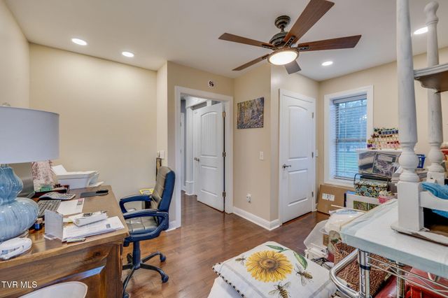 191 Tennessee 143, Roan Mountain, TN 37687