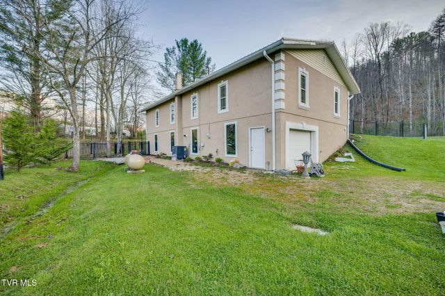 191 Tennessee 143, Roan Mountain, TN 37687