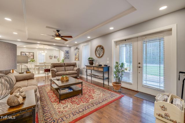 191 Tennessee 143, Roan Mountain, TN 37687