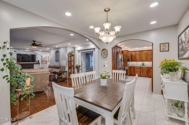191 Tennessee 143, Roan Mountain, TN 37687