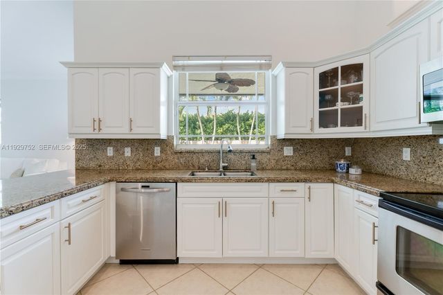 9221 SW 170th Ln, Palmetto Bay, FL 33157