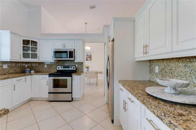 9221 SW 170th Ln, Palmetto Bay, FL 33157