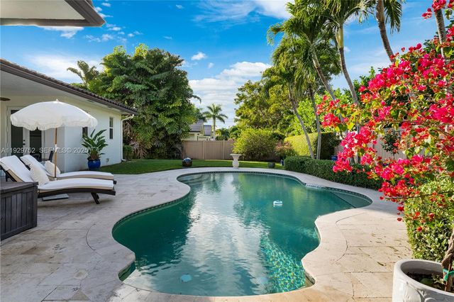 9221 SW 170th Ln, Palmetto Bay, FL 33157