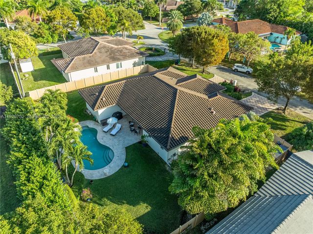 9221 SW 170th Ln, Palmetto Bay, FL 33157