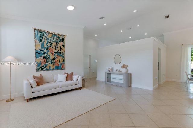 9221 SW 170th Ln, Palmetto Bay, FL 33157