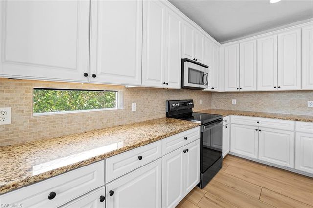 21827 Rainbow Lake CT, Estero, FL 33928