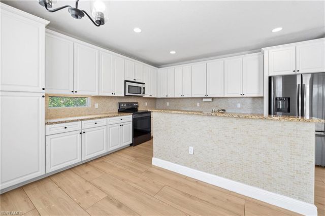 21827 Rainbow Lake CT, Estero, FL 33928