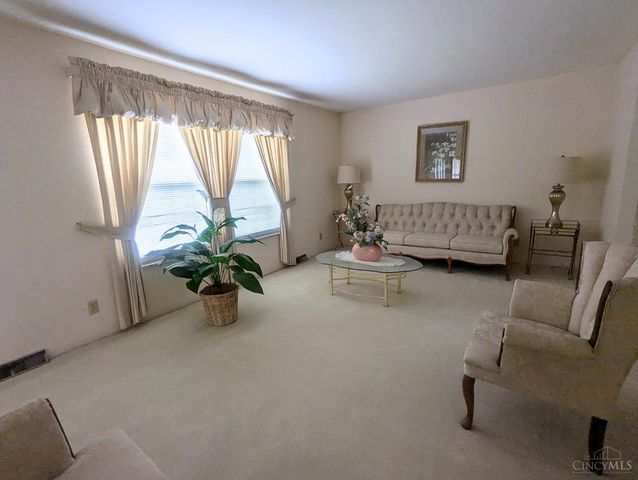 12069 Cantrell Drive, Springdale, OH 45246