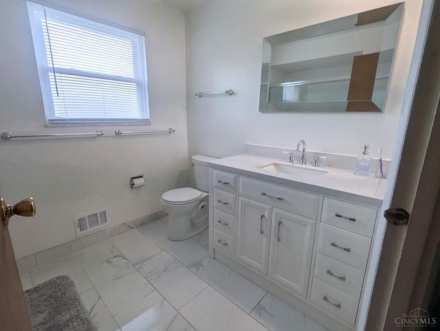 12069 Cantrell Drive, Springdale, OH 45246