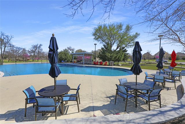 925 Spring Falls Drive, Mckinney, TX 75071