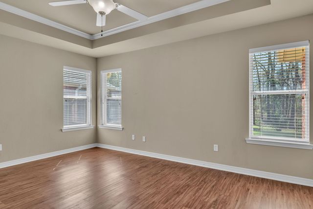 5 Oak Run, White Oak, TX 75693